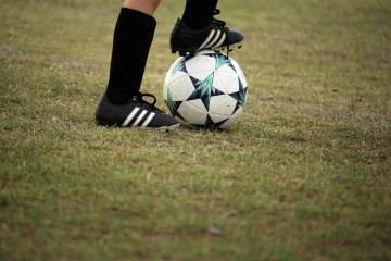耻辱！国际足联决心重手整治角球“挤地铁” 阿森纳法则即将推出！（配图示意）